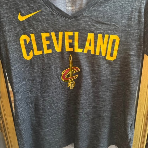 Nike Gray and Yellow Short Sleeve Tee - Picture 2 of 3